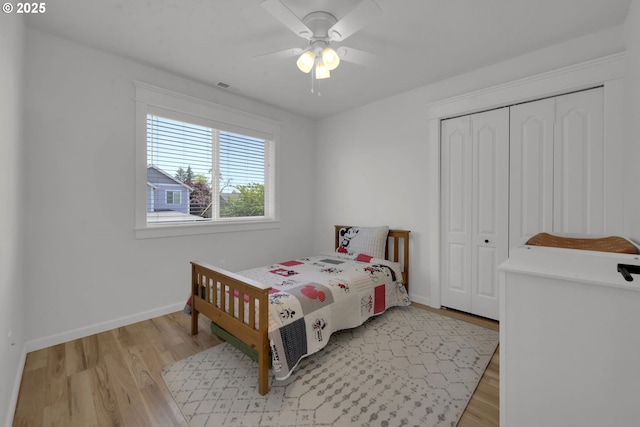 1027 Turtledove Loop, Lebanon, OR 97355 - bedroom featuring light wood finished floors, a closet, and ceiling fan