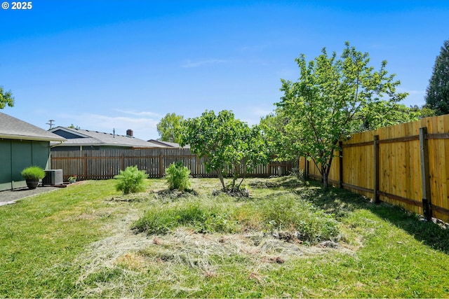 2110 NW Kings Blvd, Corvallis, OR 97330 - view of yard featuring central AC