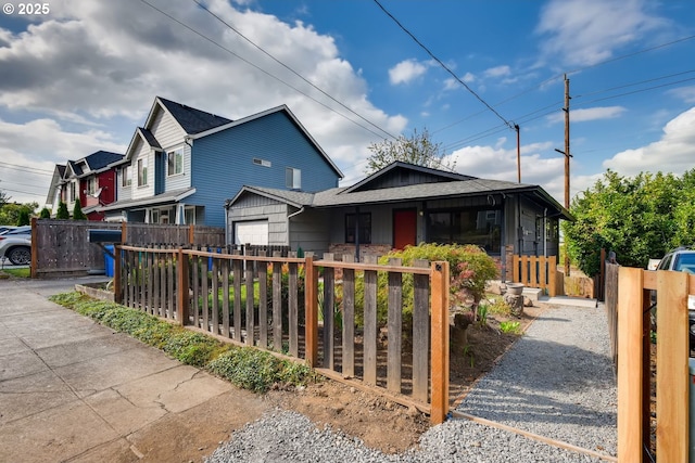 view of front of property with a fenced front yard