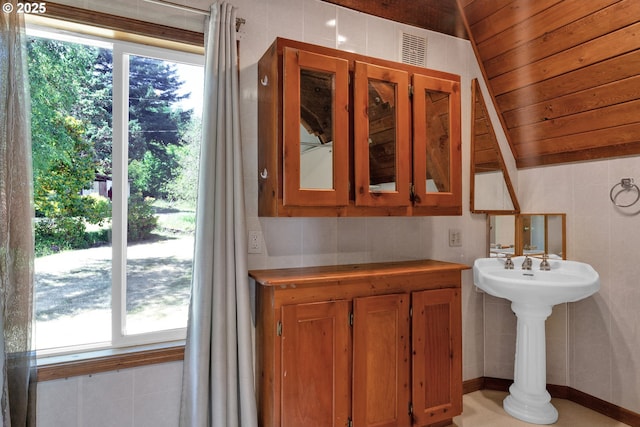 45265 Sunnyside Dr, Foster, OR 97345 - bathroom with wood ceiling, lofted ceiling, and plenty of natural light