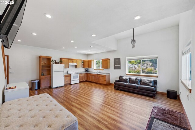 87372 Lois Ln, Bandon, OR 97411