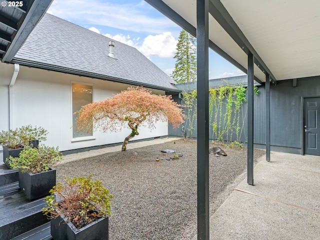 767 NE 152nd Ave, Portland, OR 97230 - view of yard with a patio area