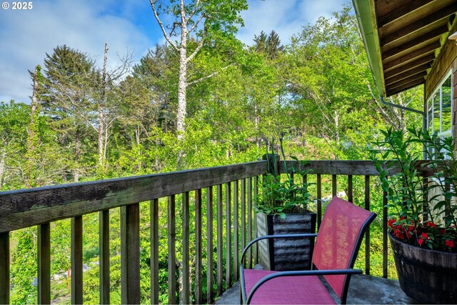 425 SE Shell Ave Unit 4, Depoe Bay, OR 97341 - view of balcony