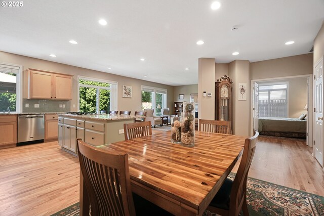 2475 NE 10th Ave, Hillsboro, OR 97124 - dining area featuring light wood-type flooring and recessed lighting