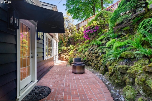 2505 SW Hillcrest Dr, Portland, OR 97201 - view of patio / terrace