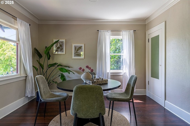 4915 NE 8th Ave, Portland, OR 97211 - dining room with wood finished floors and crown molding