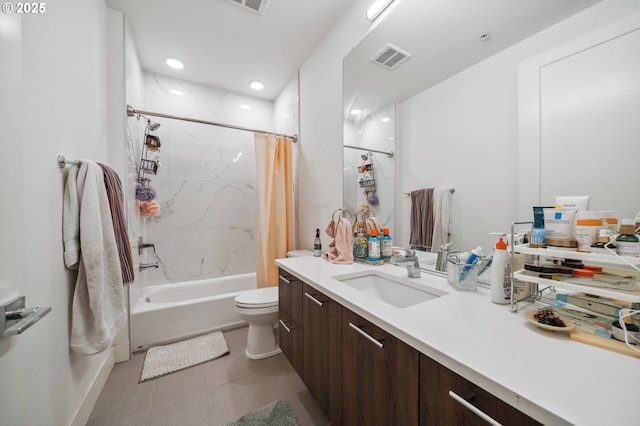 full bathroom with visible vents, vanity, toilet, recessed lighting, and shower / tub combo