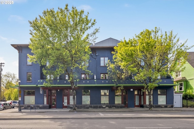 325 NE Graham St Unit 8, Portland, OR 97212 - view of building exterior