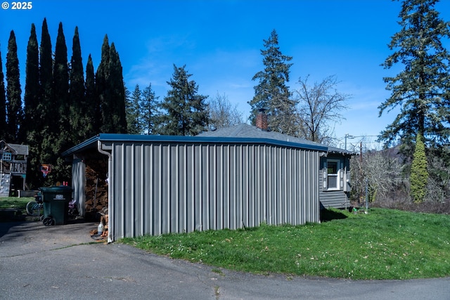 view of outbuilding