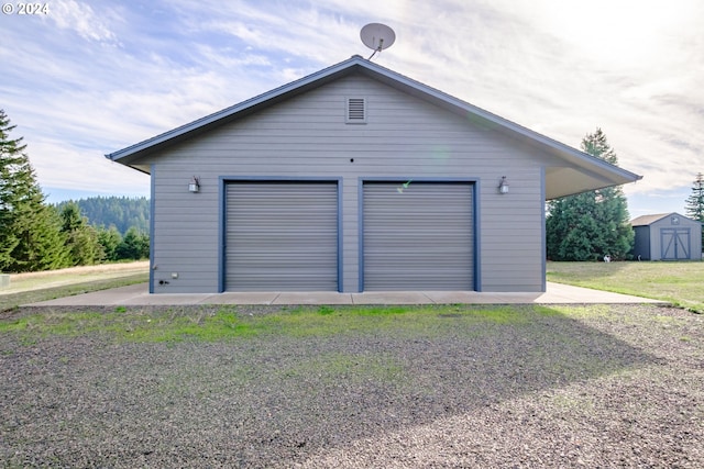 view of detached garage