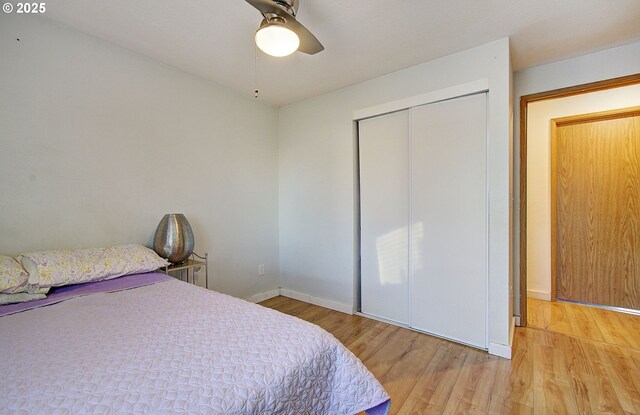 washroom featuring washer and clothes dryer