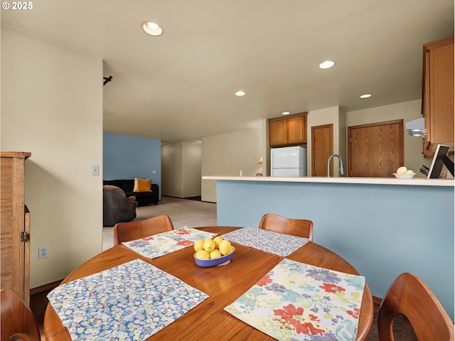 1305 Sandy Ridge Rd, Gearhart, OR 97138 - dining room with recessed lighting and baseboards
