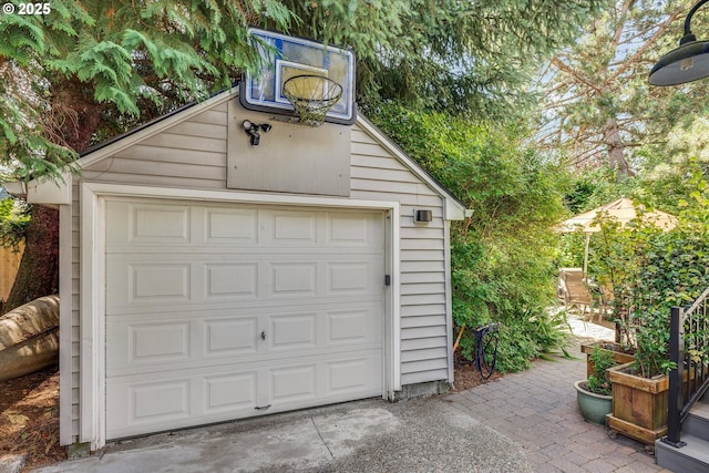 3034 NE Tillamook St, Portland, OR 97212 - detached garage featuring concrete driveway