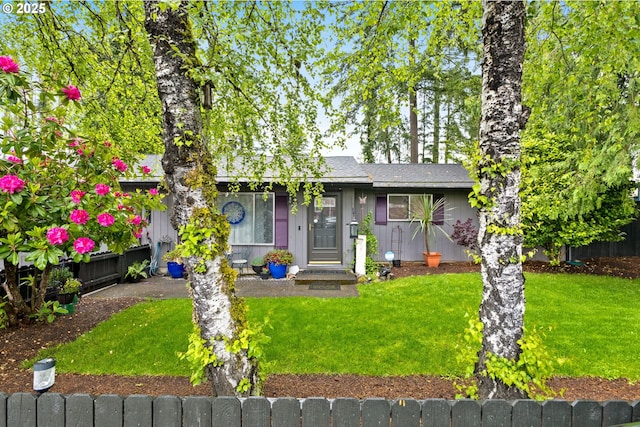 174 Cedar Ln, Gates, OR 97346 - view of front of house with a front yard