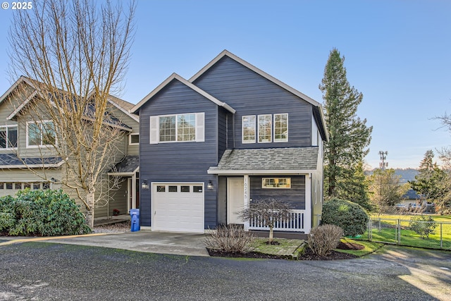 view of front facade featuring a garage