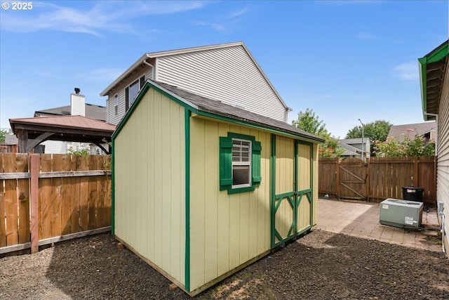2290 N Irvine St, Cornelius, OR 97113 - view of shed featuring a gazebo and a fenced backyard