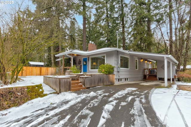 view of front of property featuring a porch