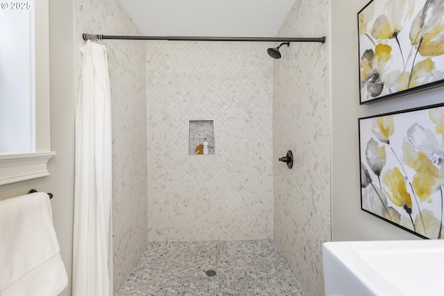 3817 NE 11th Ave, Portland, OR 97212 - bathroom featuring a tile shower