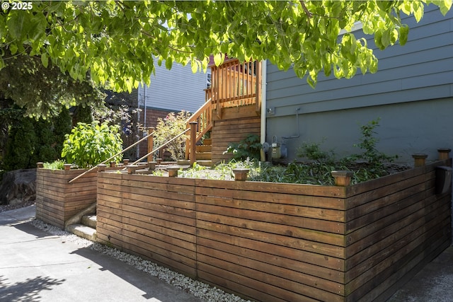 3817 NE 11th Ave, Portland, OR 97212 - view of patio with stairs