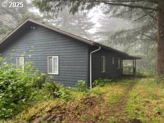 21075 NE Turner Ln, Hillsboro, OR 97123 - view of garage