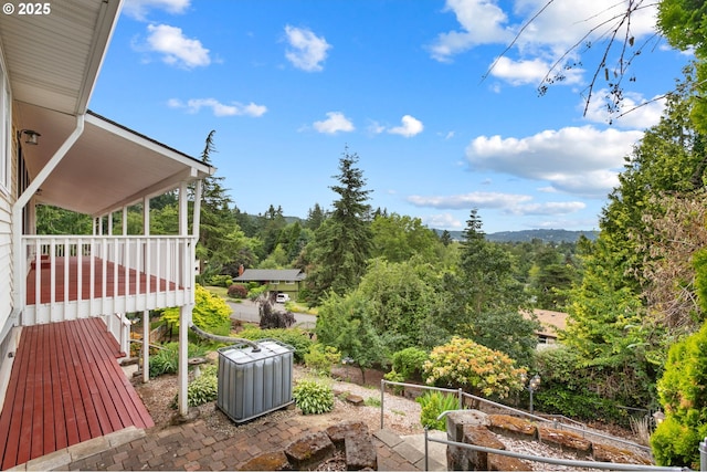 3025 SW Wallula Ave, Gresham, OR 97080 - view of yard with a patio and a view of trees
