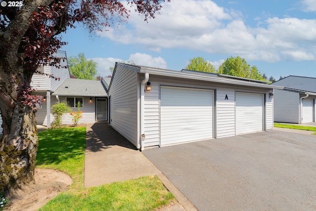 view of detached garage