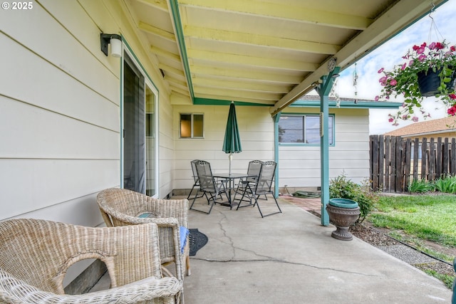 1318 SW 39th Ave, Pendleton, OR 97801 - view of patio / terrace with fence and outdoor dining area