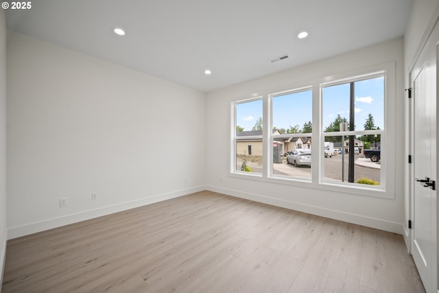 5404 NE 111th St, Vancouver, WA 98686 - unfurnished room featuring light wood-type flooring and recessed lighting