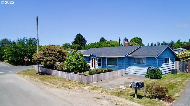 330 Maple St, Brookings, OR 97415 - ranch-style home with a chimney