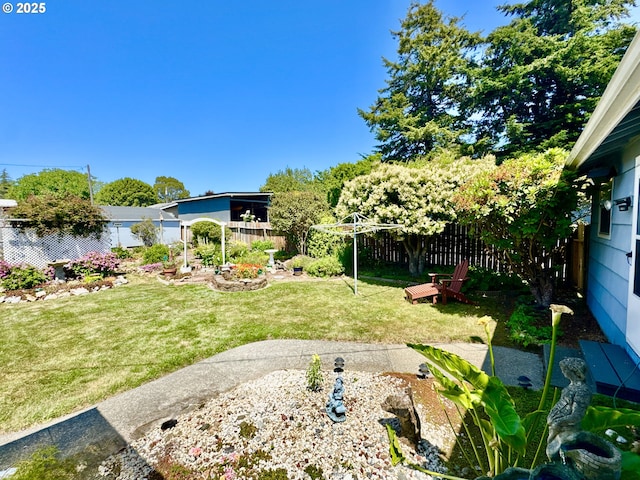 330 Maple St, Brookings, OR 97415 - view of fenced backyard