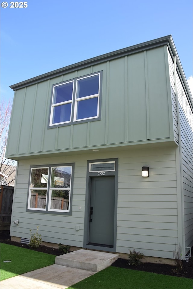 view of front facade featuring board and batten siding