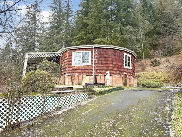 14755 S Graves Rd, Mulino, OR 97042 - view of outdoor structure featuring driveway