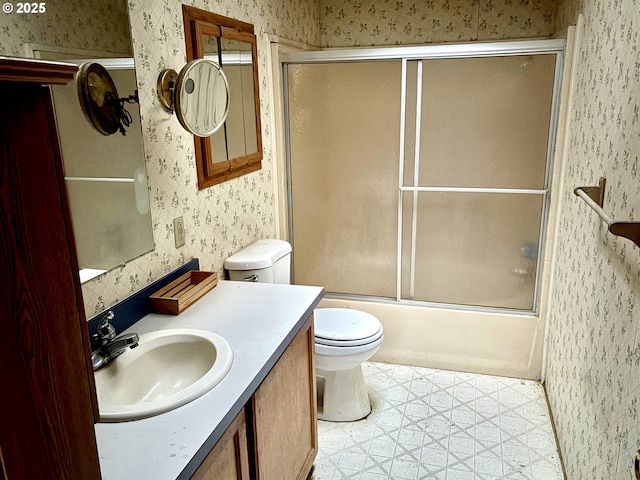 14755 S Graves Rd, Mulino, OR 97042 - full bath with vanity, toilet, bath / shower combo with glass door, wallpapered walls, and tile patterned floors