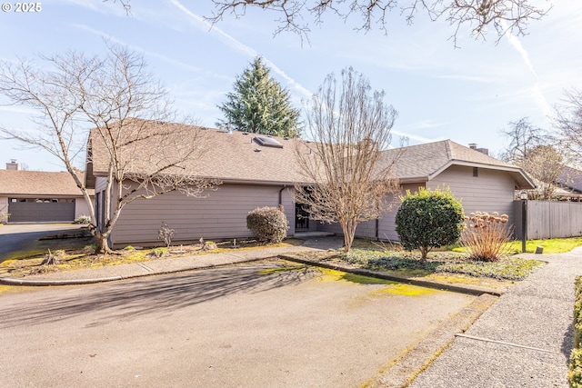12618 NE Prescott Dr, Portland, OR 97230 - ranch-style house with fence