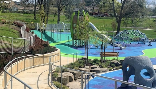 3925 SW Multnomah Blvd Unit 204, Portland, OR 97219 - view of surrounding community