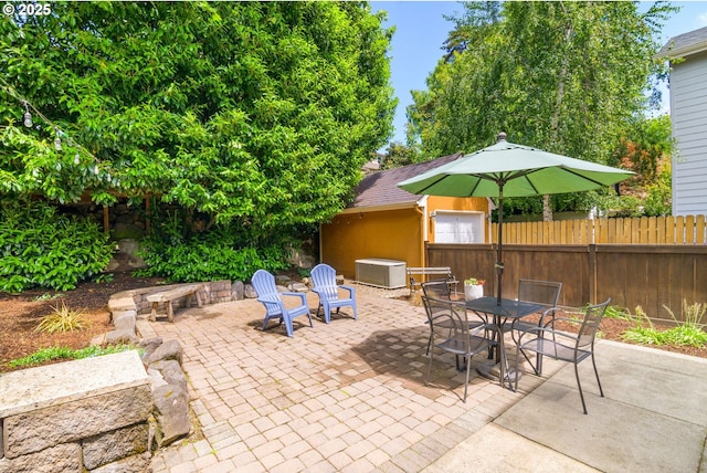 3305 NE Siskiyou St, Portland, OR 97212 - view of patio featuring outdoor dining area