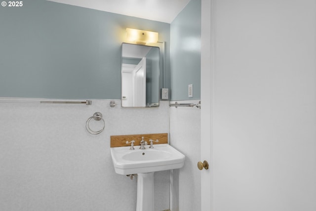 205 NE Billingher Dr, Portland, OR 97220 - view of bathroom