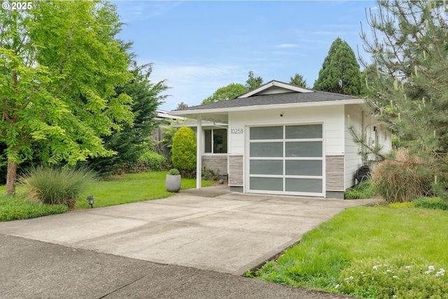 10258 N Allegheny Ave, Portland, OR 97203 - garage featuring concrete driveway