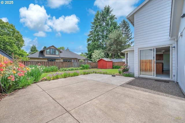 5868 NW Landing Dr, Portland, OR 97210 - fenced backyard with a patio