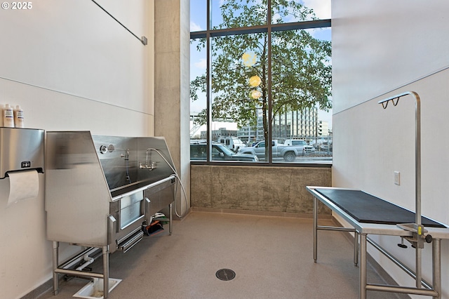 1150 NW Quimby St Unit 608, Portland, OR 97209 - view of patio / terrace