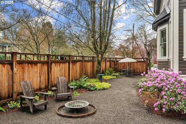 view of yard featuring a fenced backyard and a patio area