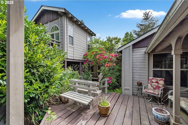 93652 E Blue Bird Ln, North Bend, OR 97459 - view of wooden deck