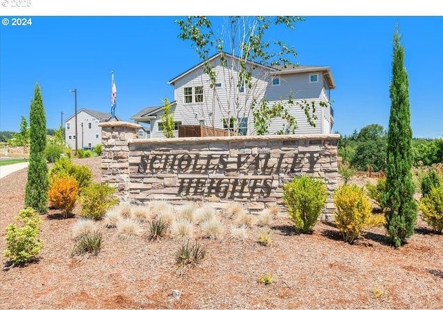 view of community / neighborhood sign