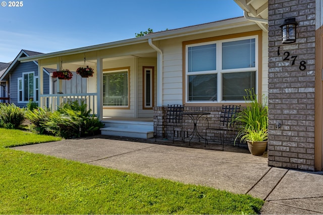 1278 Winery Ln, Eugene, OR 97404 - entrance to property with a porch
