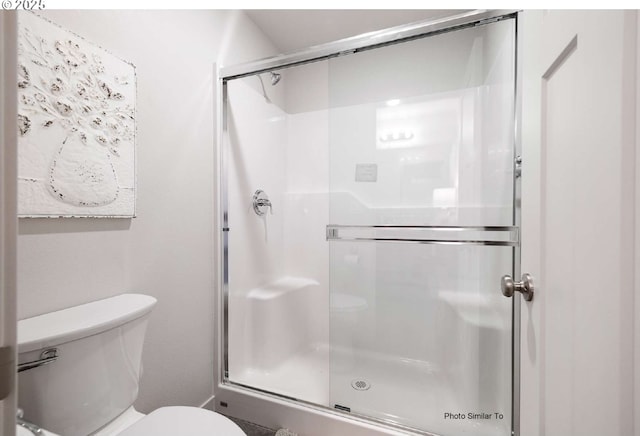 843 NE 11th St, Hermiston, OR 97838 - full bathroom with toilet and a shower stall