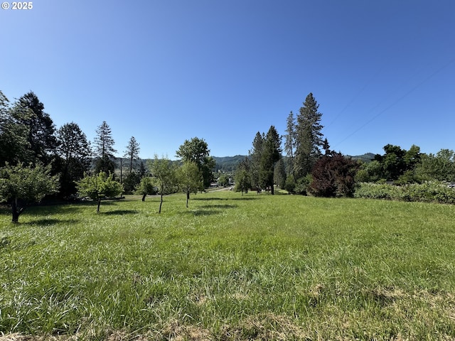 1917 E Sixth Ave, Sutherlin, OR 97479