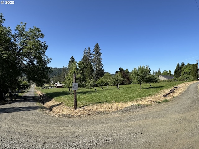 1917 E Sixth Ave, Sutherlin, OR 97479