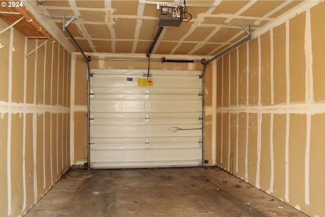 2309 SE 90th Ave, Portland, OR 97216 - garage with a garage door opener