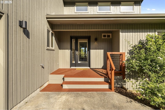 4719 Westwood Dr, Hood River, OR 97031 - entrance to property featuring a porch