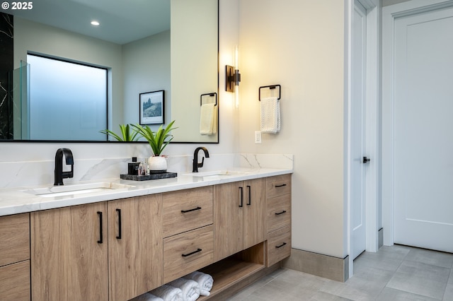 480 W U St, Washougal, WA 98671 - full bath with double vanity and recessed lighting
